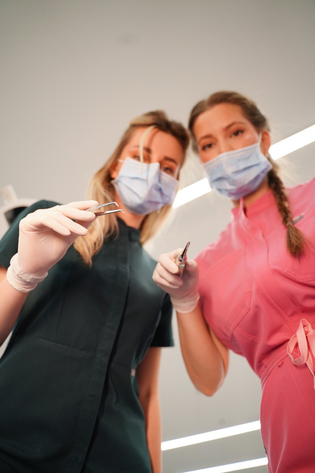 Stafi i Happy Dent Center në klinikë